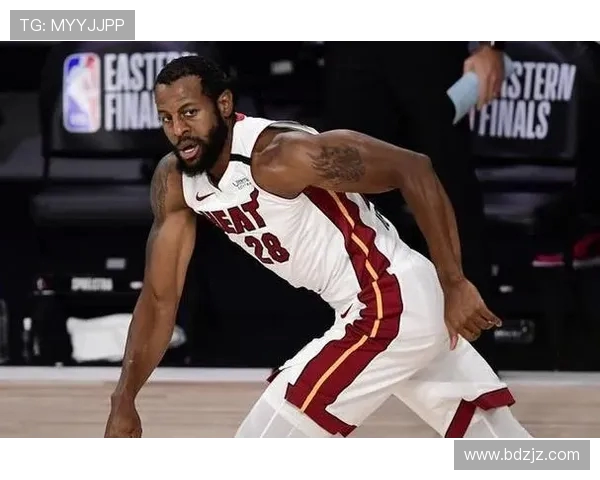 克里斯半场5中2罚球全中砍8分4板1助攻表现稳健带队掌控节奏